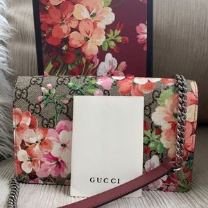 Gucci  Chain Wallet